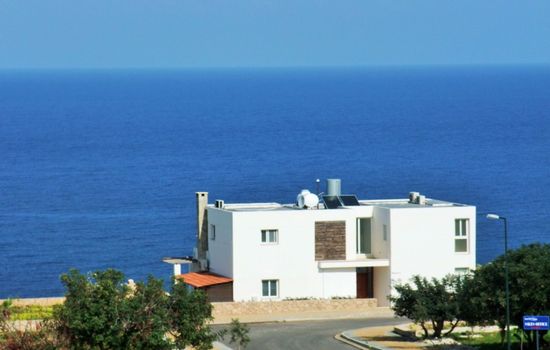 Villa "Meerblick" mit Infinity-Pool