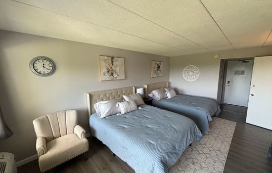 2 Queen Beds