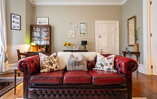 Historic Elegance: Luxury , Central & w/Parking