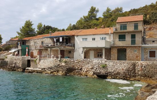 Weißes Haus Robinson mit BBQ und Terrasse