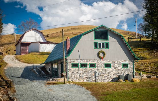 Connie barn lores 001