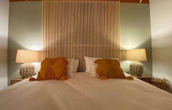 Palm Retreat Suite in Snug Cove on Bowen Island