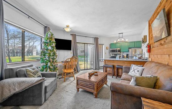 Relax in the cozy living room 