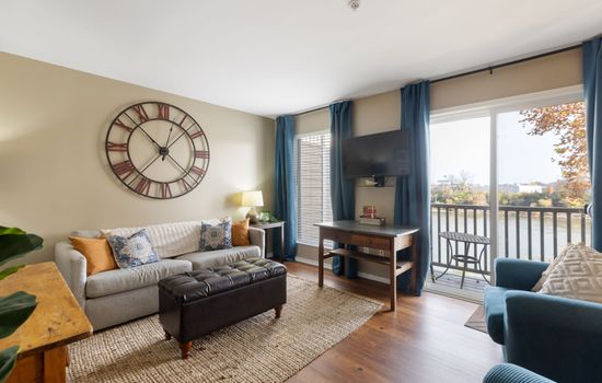 Riverfront Condo Near Downtown