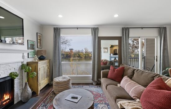 Downtown Riverfront Condo with Free Parking