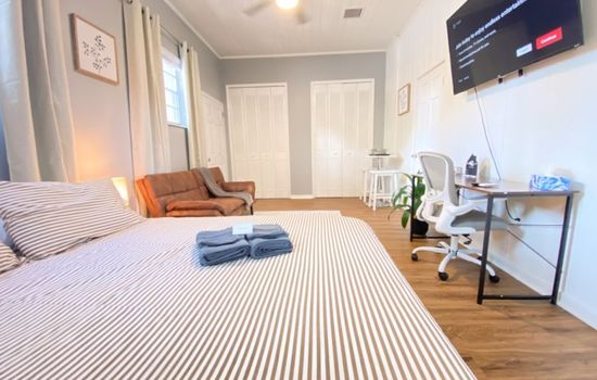 Private Room near Downtown & Airport