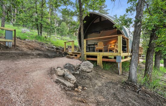 A Peaceful Winter Glamping Hideaway