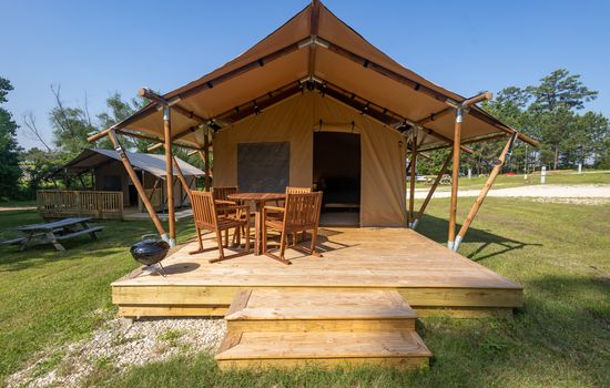 A Calm and Cozy Lakeside Glamping Retreat Awaits