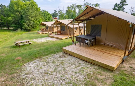 Find a Gentle, Cozy Retreat Beside Lake Livingston