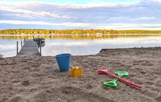 Lakefront - Private  Beach, Fire Pit, AC, Hot Tub