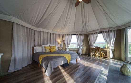 Premium Suite 4 - Safari Tent - Outdoor Soaking Tub