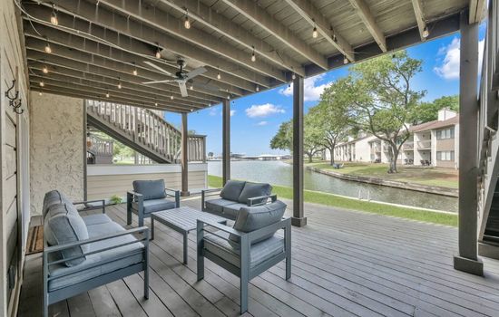 Waterfront Townhouse, 2-Story Deck