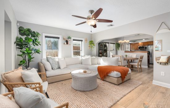 Spacious Living Room area with ample lounging space!