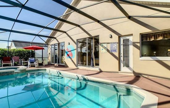 Family villa w/ pool, spa & BBQ grill