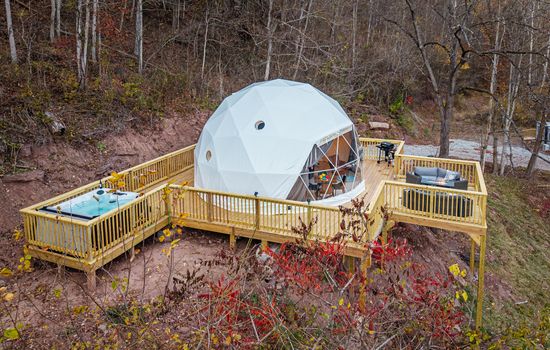 Romantic Geodesic Dome • Hot Tub Under the Stars