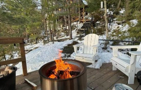 Hemlock Resort: Game Room, Hot Tub, Canoe, Firepit