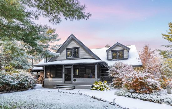 Beach, Hot Tub, Firepit, Canoe, Dock, Games Room