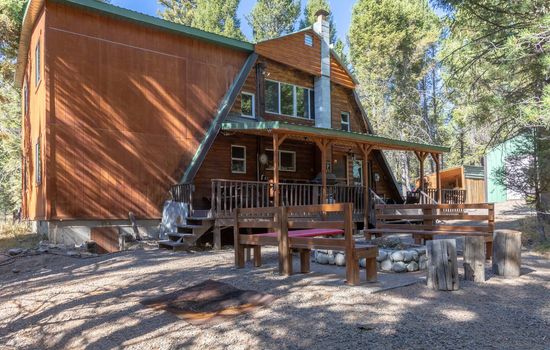 A great view of how large this cabin really is!