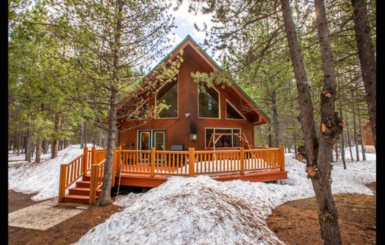 If you are looking for a home where you can enjoy nature, then Island Park Hideaway is the place for you.