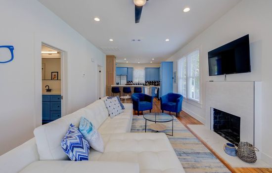 ✬ Shades of Blue ✬ - King beds ♛ on East End