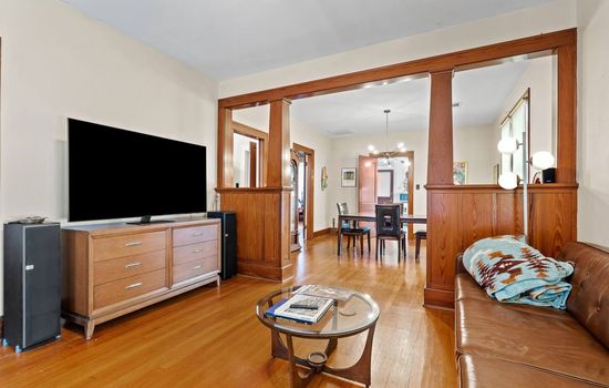 The O Place - Porch, Yard, & King Bed