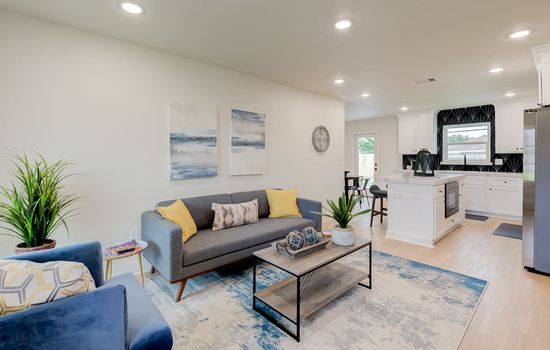 Family Escape • Near Moody Gardens & Beach