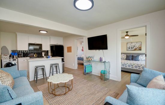 Hip-Nautic Carriage House•2 King Beds•Pet Friendly