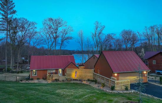One Pointe Luxury Lake Retreat – 4BR/4BA