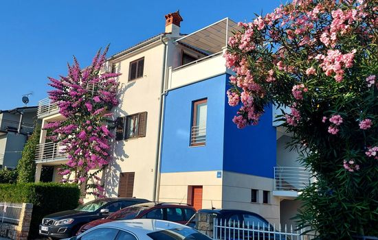 Große Wohnung in Pješčana Uvala mit Eigenem Balk