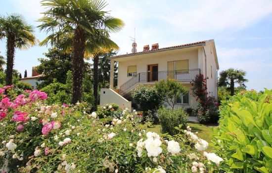 Tino mit Garten in Strandnähe