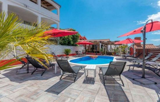 XXXL Villa Ancora with heated pool