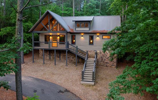 Cozy cabin secluded in the tall pines of the Ouachita Forest