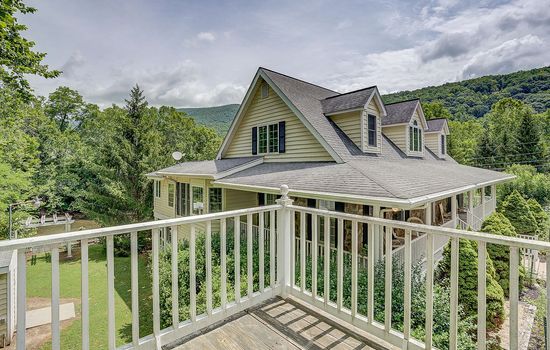 Deck overlooking the Jackson River and Mountains