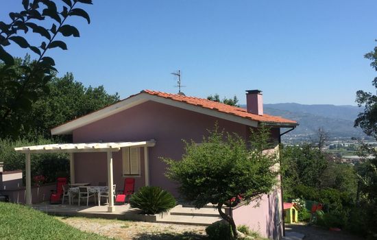 in Basetti mit Garten und Grill