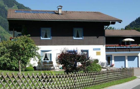 in Rauris mit Terrasse, Grill und Garten