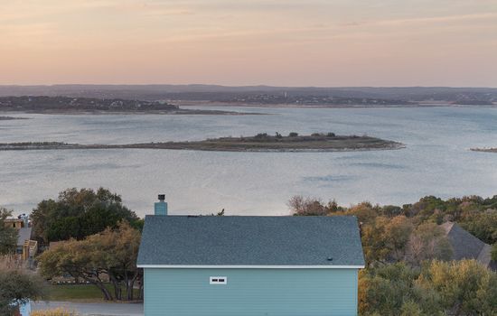 Sweeping Views of Canyon Lake