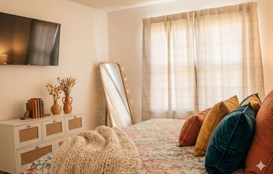 A king sized bed and a smart TV to relax
*Some items used for the photoshoot only*