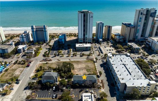 Just a 3 minute walk from the beach in the heart of downtown!