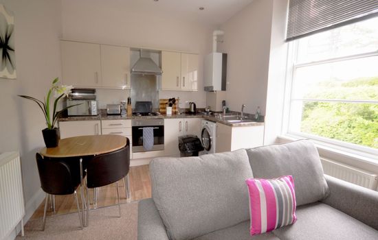 Modern eingerichtete Ferienwohnung in der unteren Etage