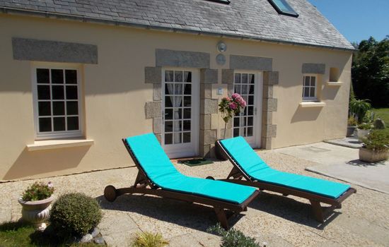 Bretonisches Ferienhaus in Meeresnähe mit Garten