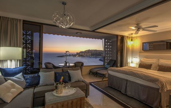 Luxus, Eleganz und Sonnenuntergänge am Strand