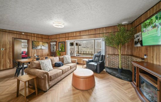 Red Fox Run & Hawk's Haven At Heron Hill Retreat!