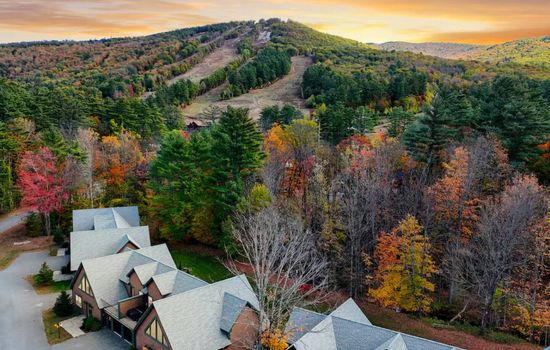 Cranmore Heights | Luxe, Hot Tub, Walk Downtown