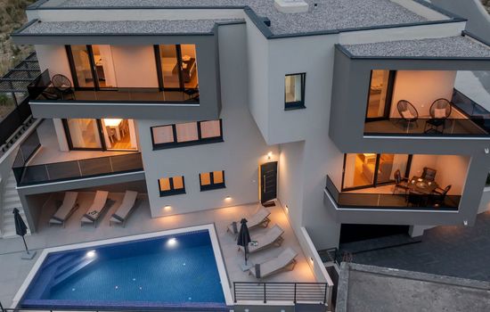 Villa Vip in Makarska mit beheiztem Pool und 4 Schafzimmern