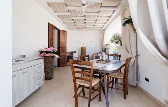 Flaches Meer aus Kiefernholz