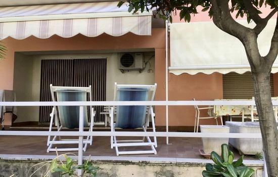 Gemütliche Ferienwohnung in Roseto Degli Abruzzi mit Privatem Garten