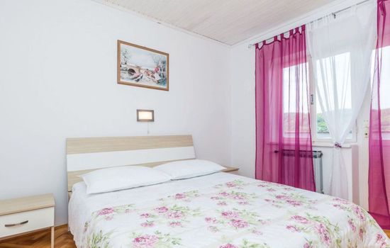 für 7 Personen ca. 120 m&sup2; in Supetarska Dra