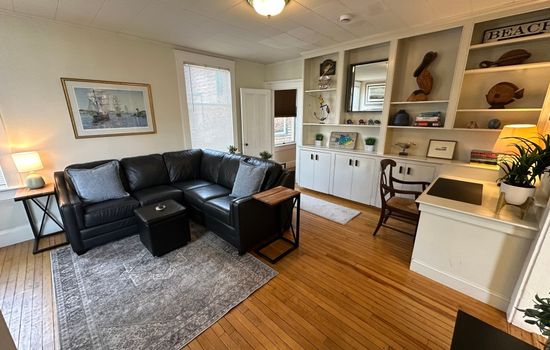 Newport Harbor View Cottage Unit w/ Parking