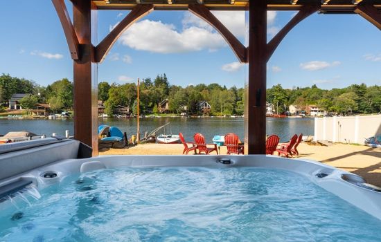 Waterfront, Ski Nearby| Hot Tub| Theater| Pets OK