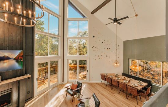 The Firefly Cabin with Hot Tub and 3 Living Rooms